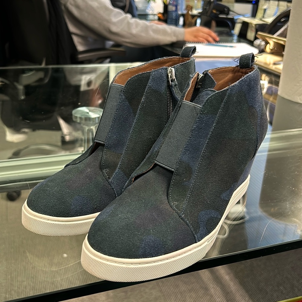 Paolo Linea Felicia Navy Green Camo Suede Wedge Sneaker Women's Size 7.5